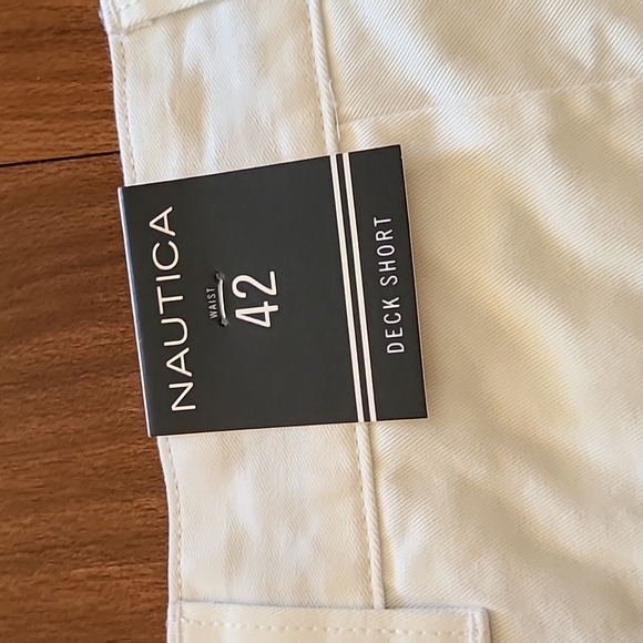 Nautica white men's shorts - Picture 2 of 16